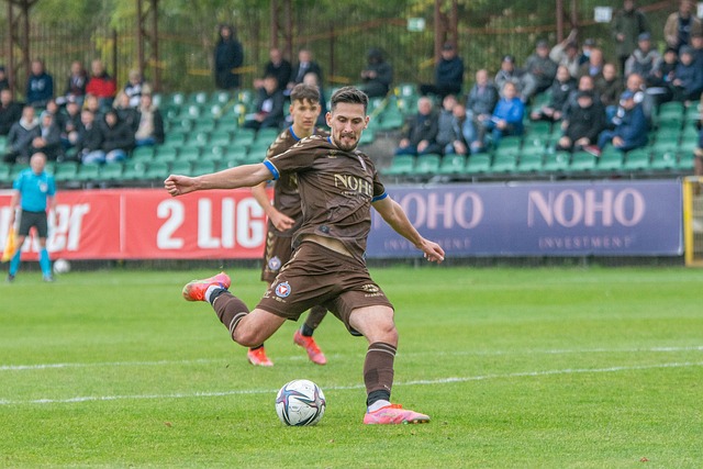 斯通斯&赖斯：英格兰10号位确实人才济济，是主帅甜蜜的烦恼